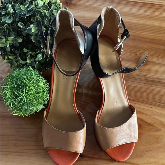 Nine West Black and Tan Heels Ankle-Strap Elegance - Picture 5 of 6